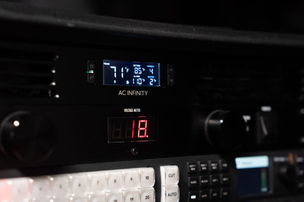 lackmagic Livestream Case Setup Fan Close