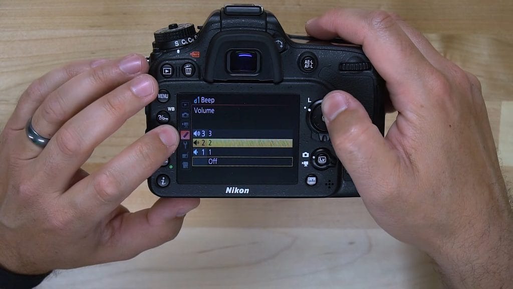 Nikon D7200 Custom Setting d1 Beep volume set to Off